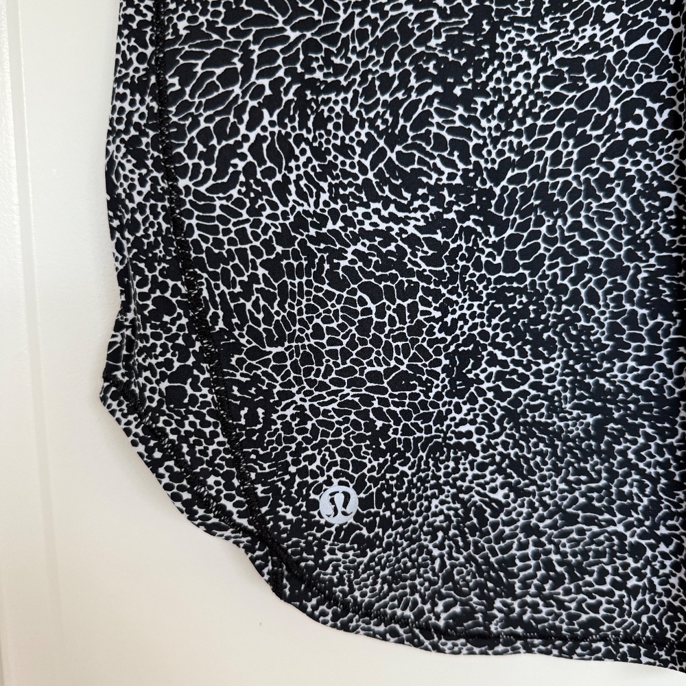Lululemon Sculpt Tank II in Polar Shift Alpine White Black size 4 - Picture 9 of 9